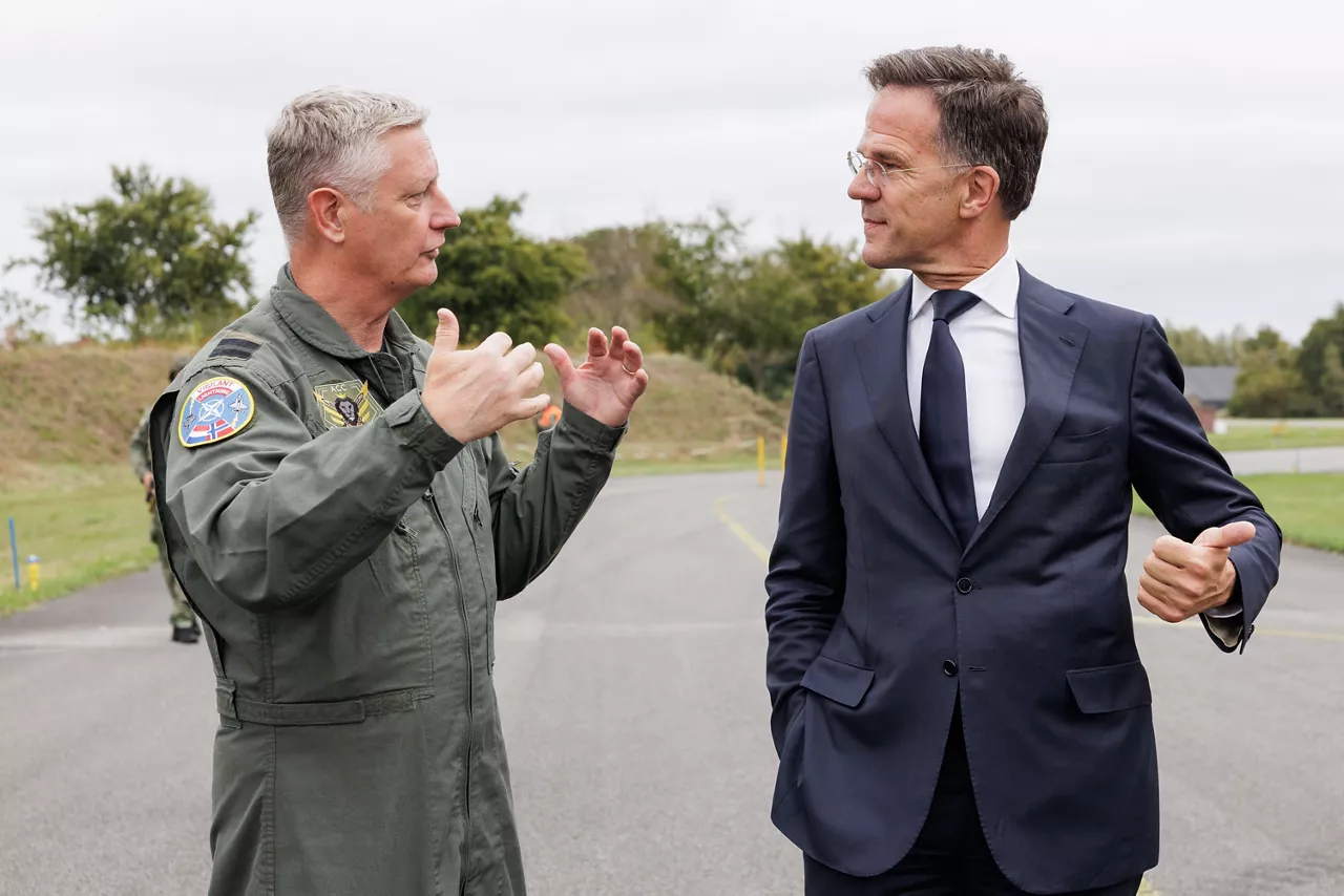 NATO Secretary General Mark Rutte and the Commandander Air Combat Command (ACC), commodore Marcel van Egmond