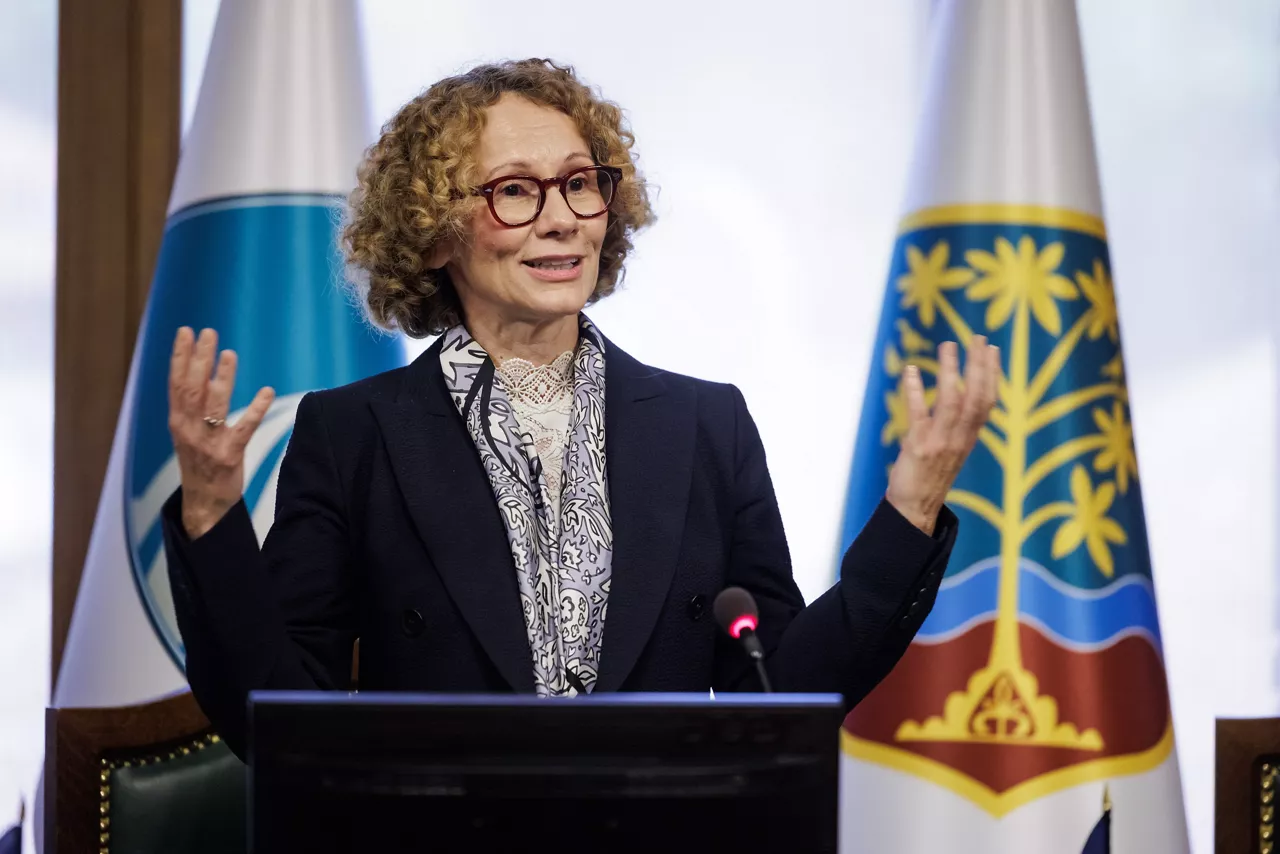 NATO Deputy Secretary General Radmila Shekerinska with students