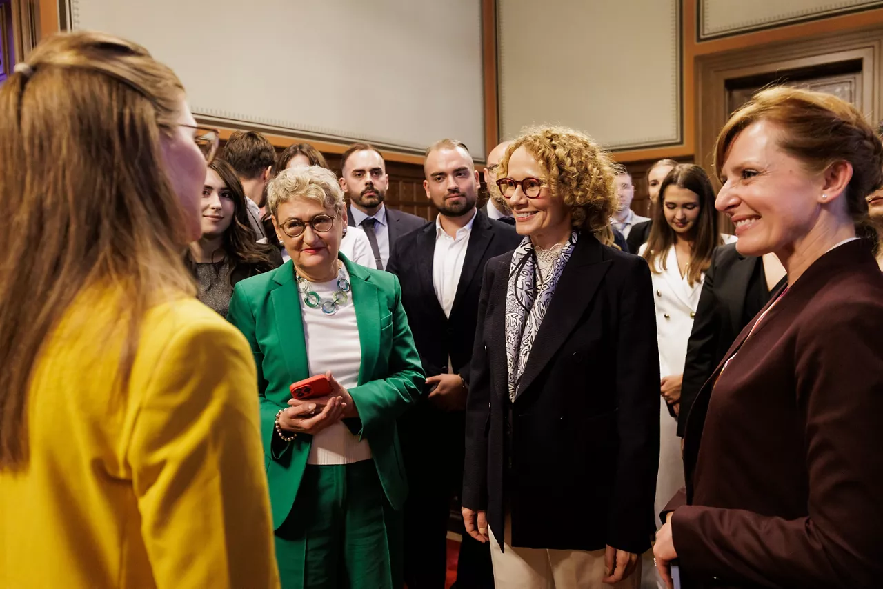 NATO Deputy Secretary General Radmila Shekerinska with students