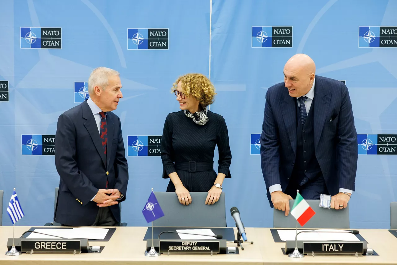 Signing of a Memorandum of Understanding on Distributed Synthetic Training High Visibility Project with 13 Allies (Canada, Czechia, Denmark, Finland, France, Germany, Greece, Italy, Netherlands, Norway, Spain, Türkiye and the United Kingdom)