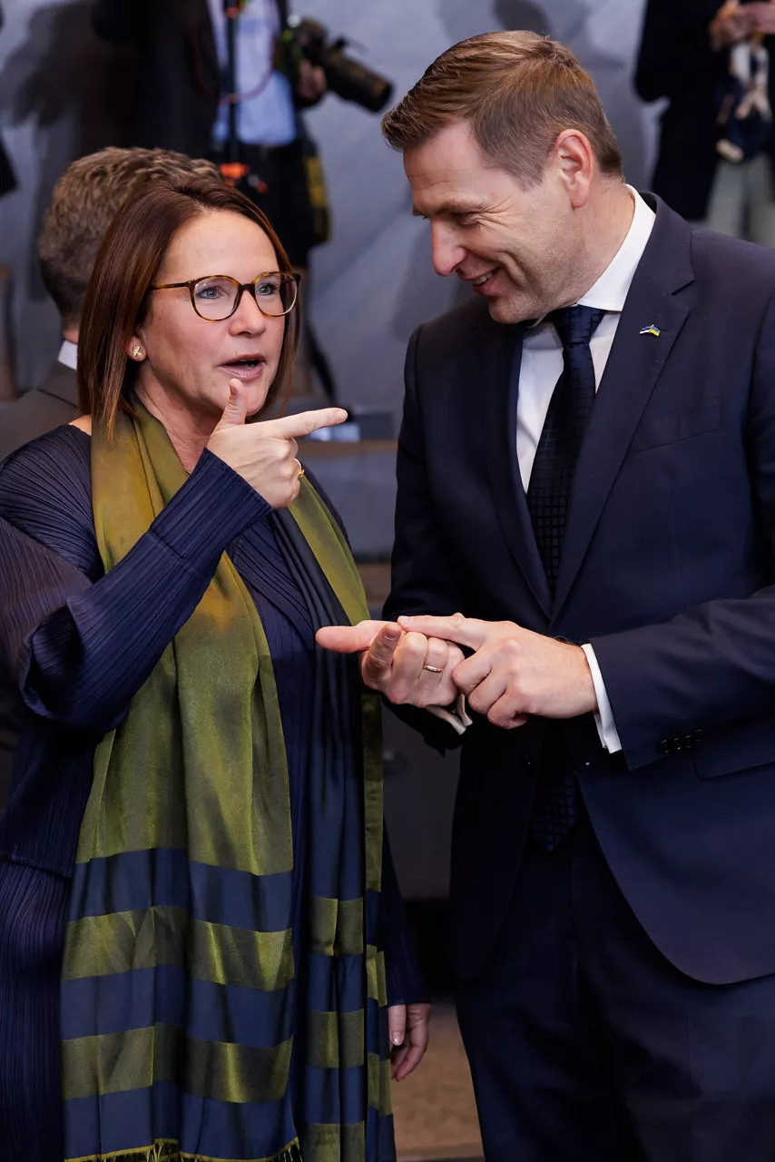 Yuriko Backes (Minister of Defence, Luxembourg)  and Hanno Pevkur (Minister of Defence, Estonia)