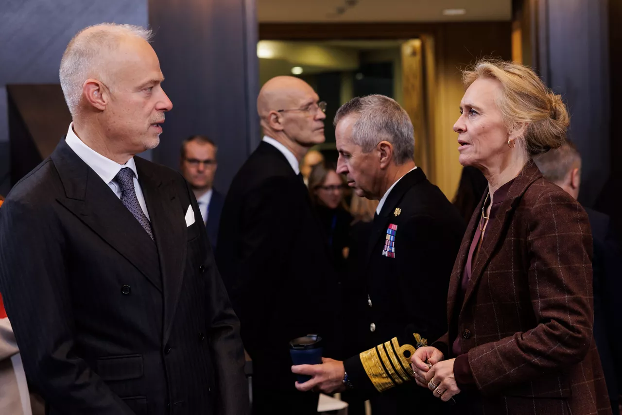 Kristóf Szalay-Bobrovniczky (Minister of Defence, Hungary) and Þorgerður Katrín Gunnarsdóttir (Minister of Foreign Affairs, Iceland)