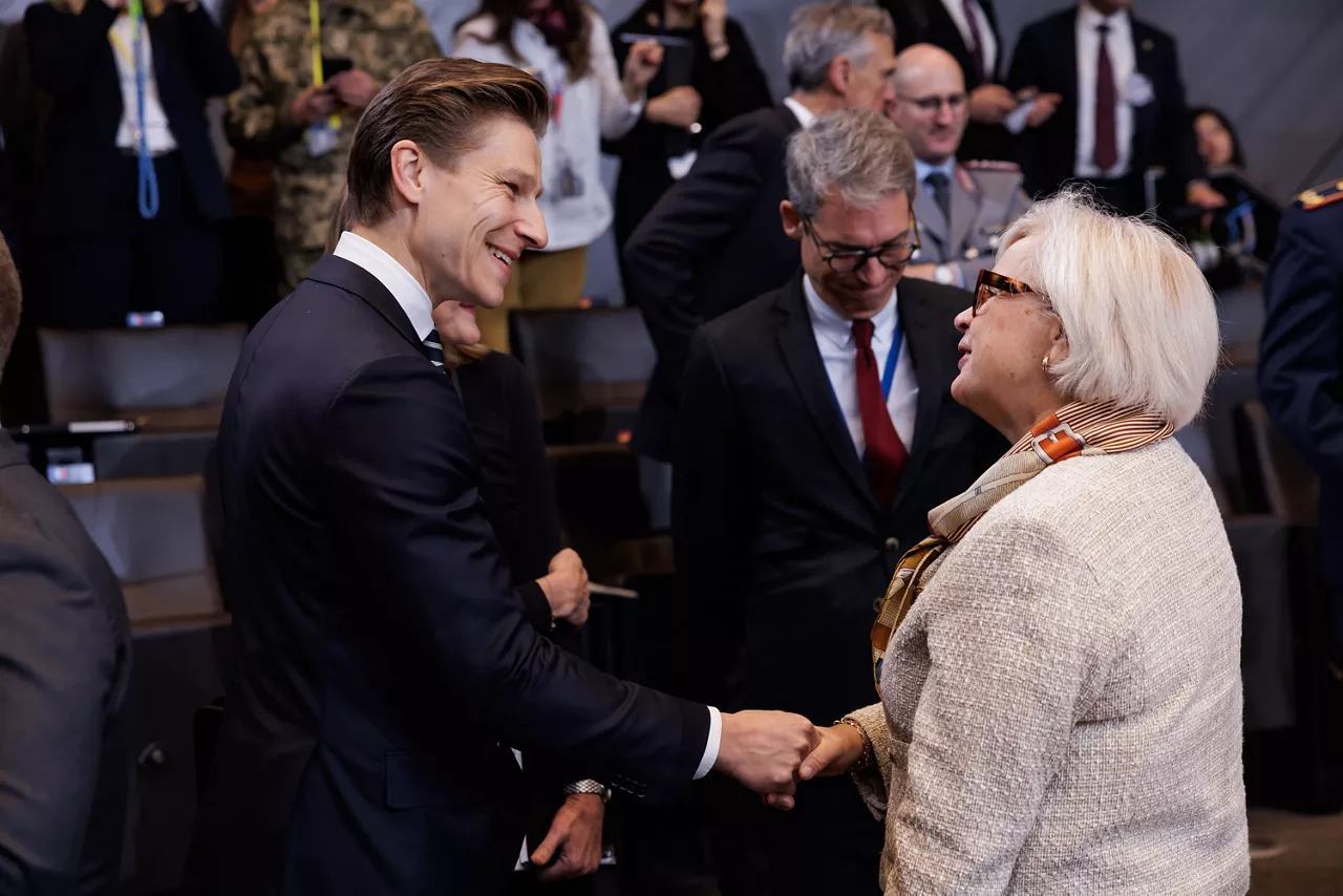 Antti Häkkänen (Minister of Defence, Finland) and Catherine Vautrin (Minister of the Armed Forces and Veterans, France)