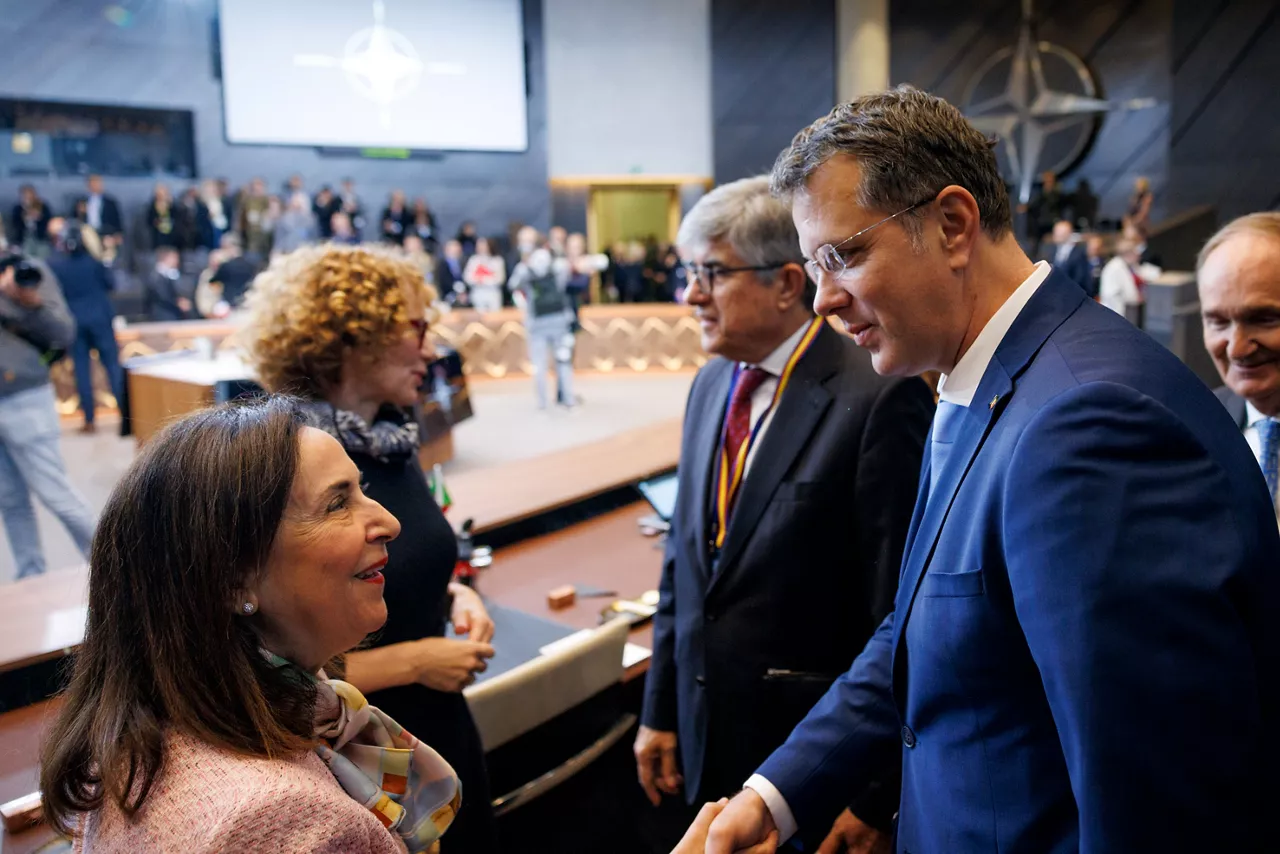 Margarita Robles (Minister of Defence, Spain) and Liviu-Ionuț Moșteanu (Minister of Defence, Romania)