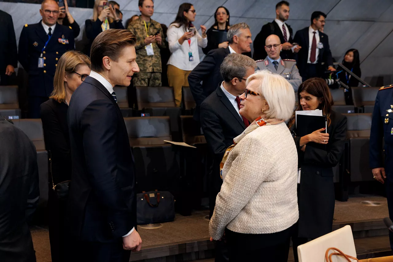 Antti Häkkänen (Minister of Defence, Finland) and Catherine Vautrin (Minister of the Armed Forces and Veterans, France)