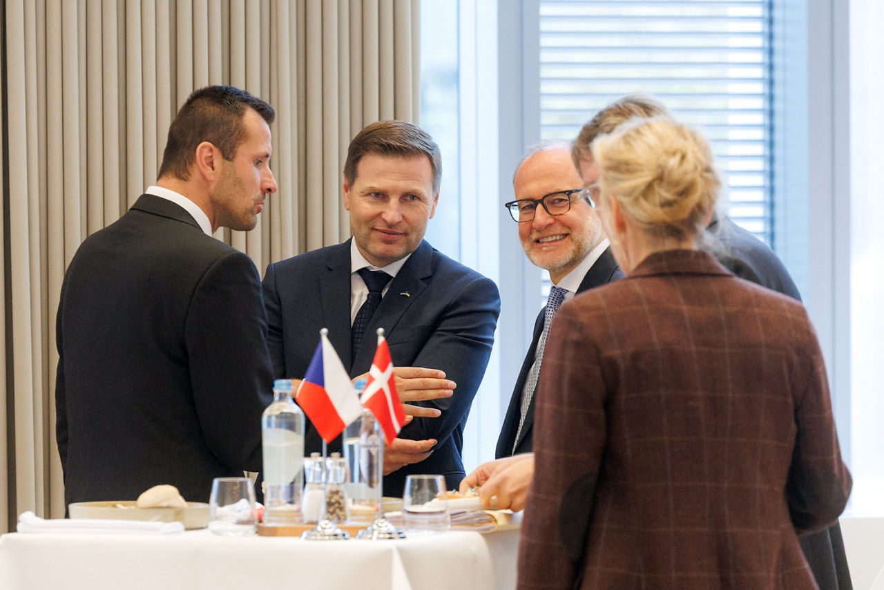 Daniel Blažkovec (Deputy Minister of Defence, Czechia), Hanno Pevkur (Minister of Defence, Estonia), Andris Sprūds (Minister of Defence, Latvia), Troels Lund Poulsen (Minister of Defence, Denmark) and Þorgerður Katrín Gunnarsdóttir (Minister of Foreign Affairs, Iceland)