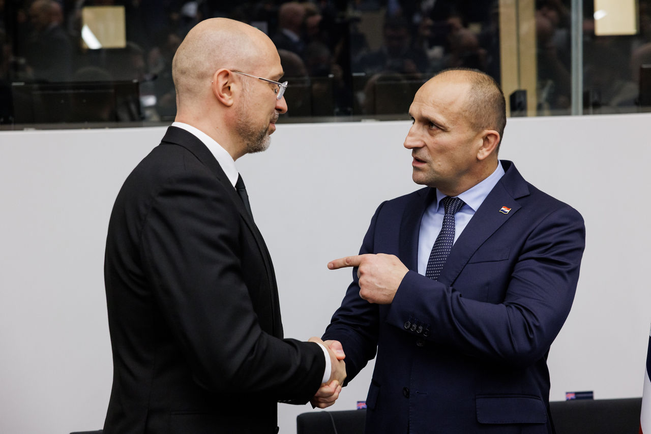Denys Shmyhal (Minister of Defence, Ukraine) and Ivan Anušić (Minister of Defence, Croatia)