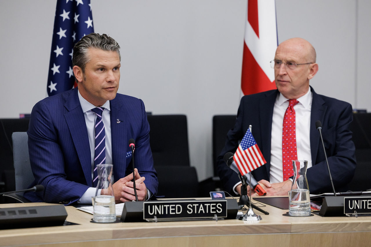Pete Hegseth (US Secretary of War) and John Healey (UK Secretary of State for Defence)