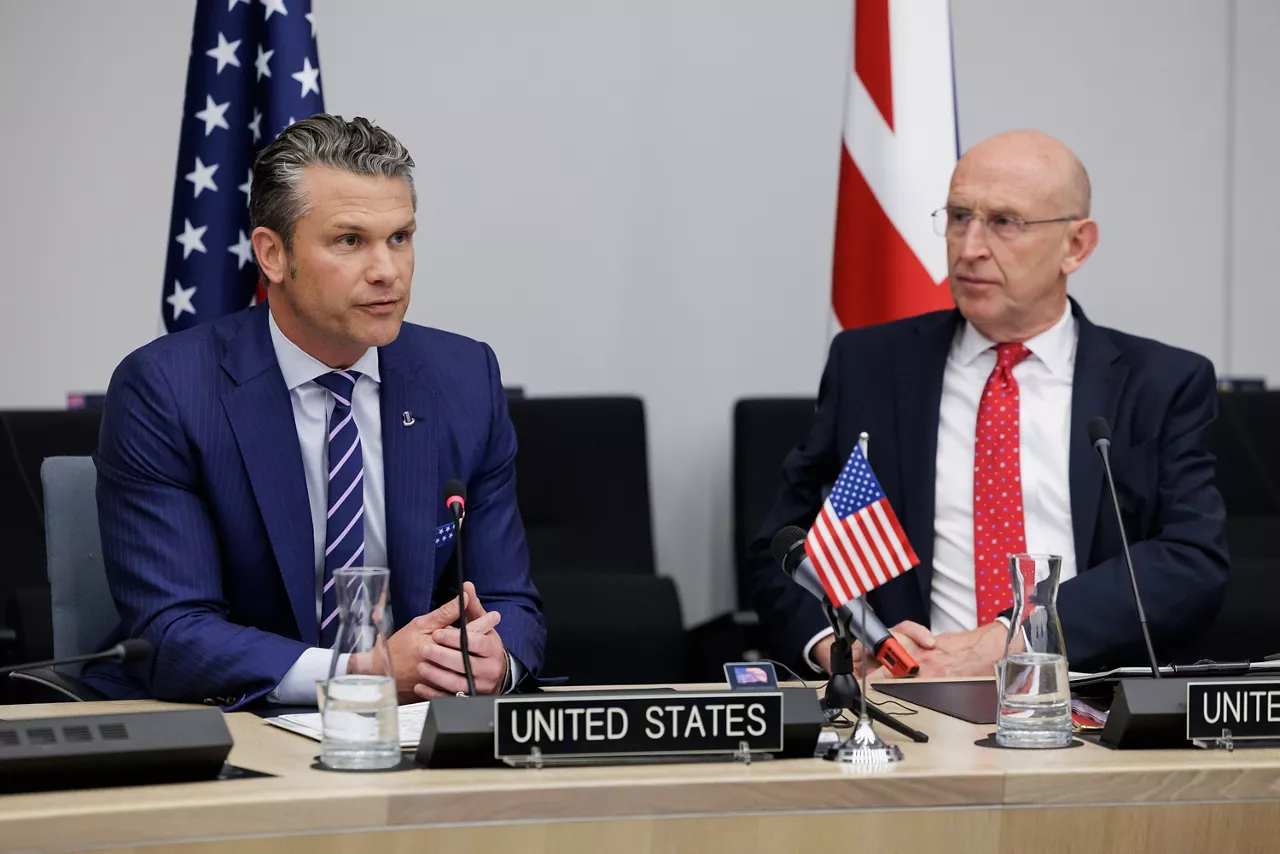 Pete Hegseth (US Secretary of War) and John Healey (UK Secretary of State for Defence)