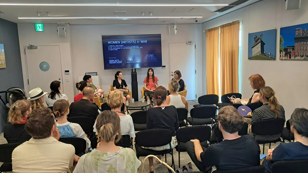 The Belgian Pavilion hosted a panel discussion titled “Women Artists at War”.  It was the occasion for women involved in the military forces as well as artists to exchange on the impact of war on their daily lives.