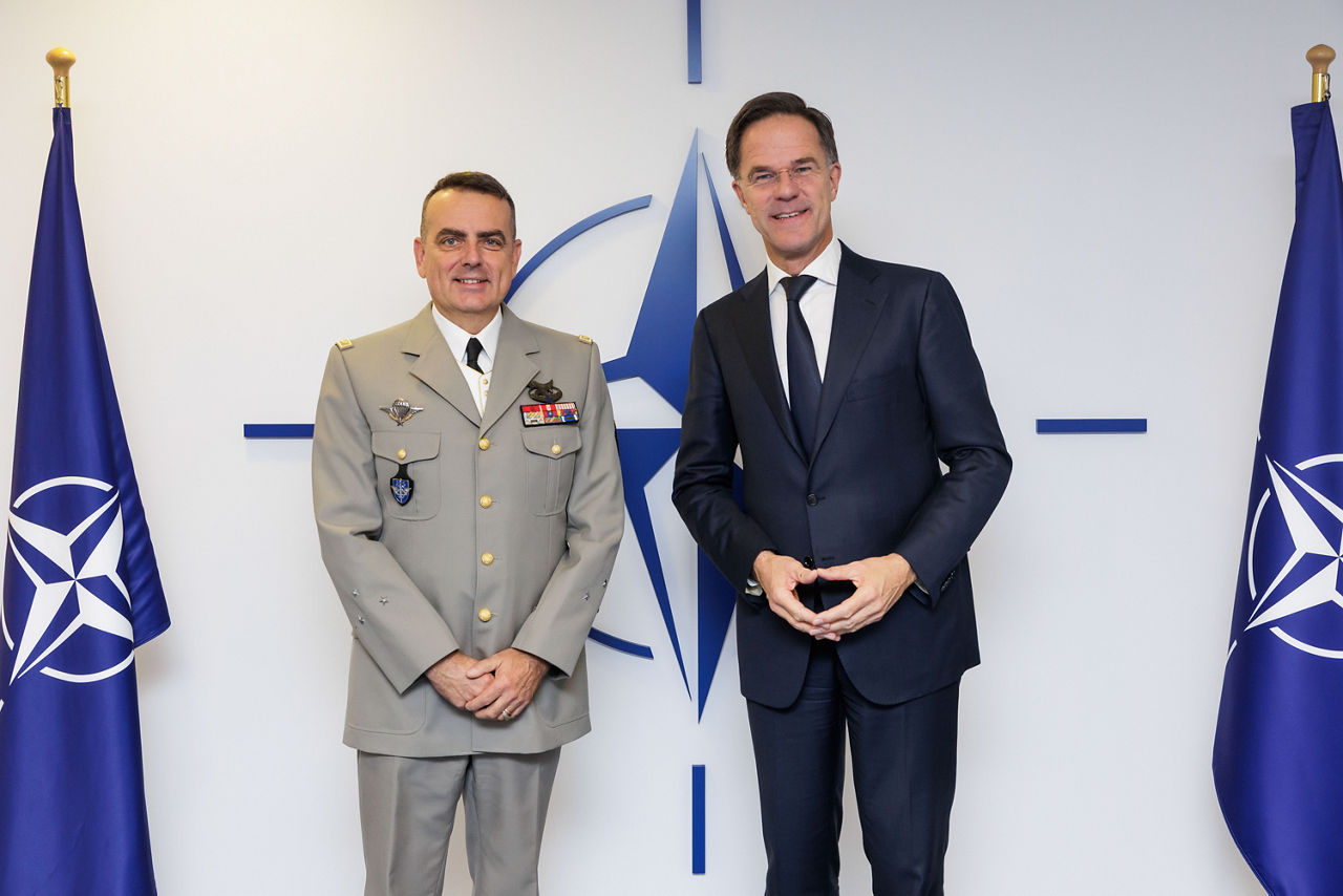NATO Secretary General meets with the Commander of NATO Mission Iraq