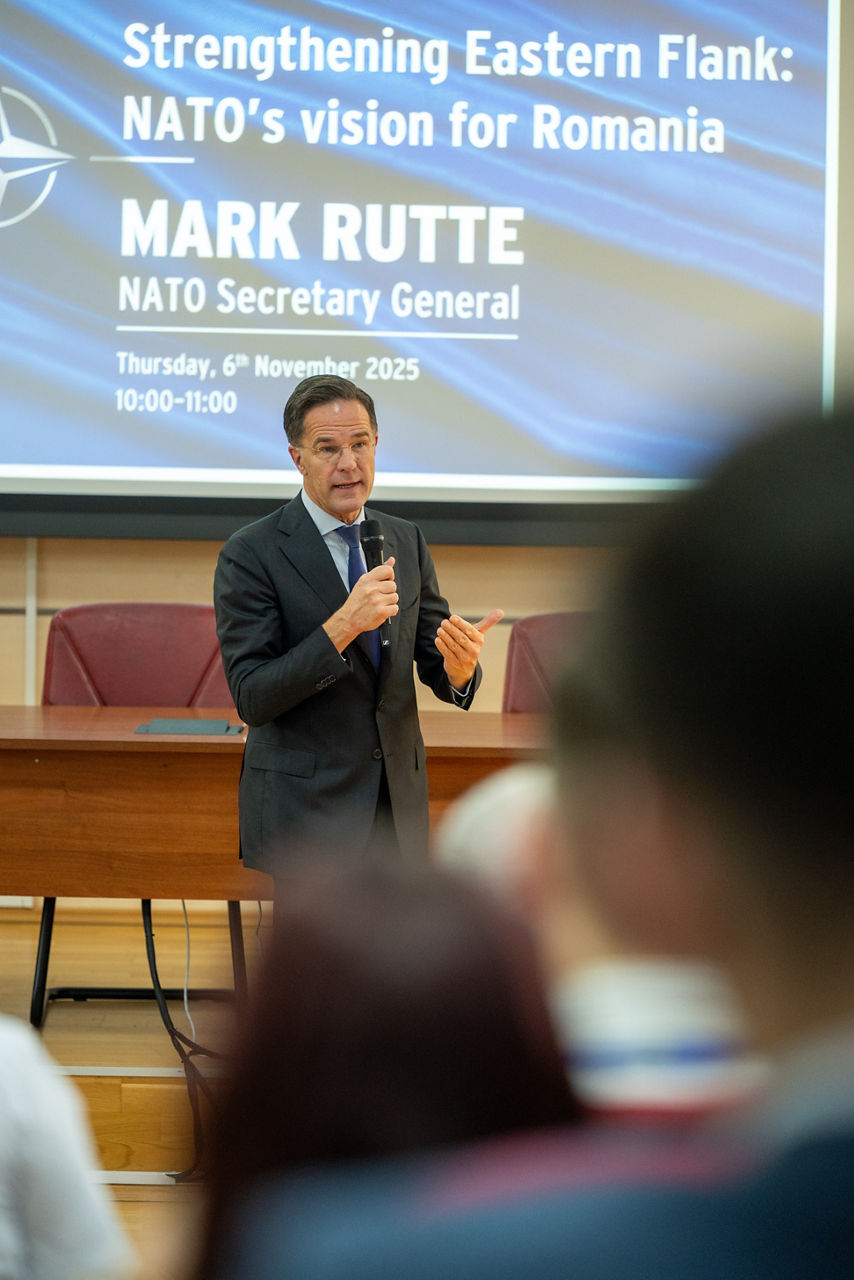 NATO Secretary General Mark Rutte visits Bucharest University and engages with students