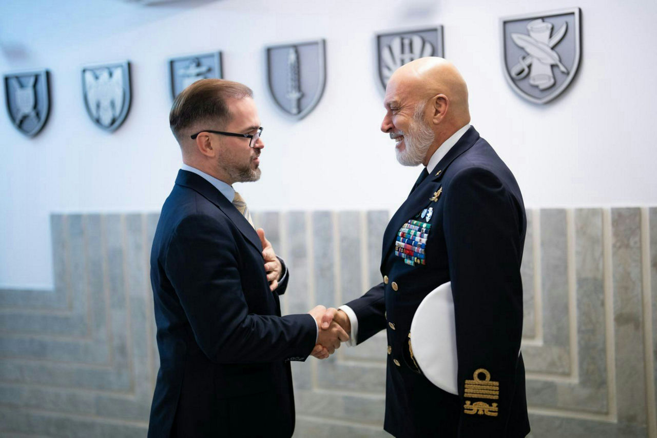 The Chair of the NATO Military Committee meets with the Minister of Defence of the Republic of Lithuania, Mr Robertas Kaunas