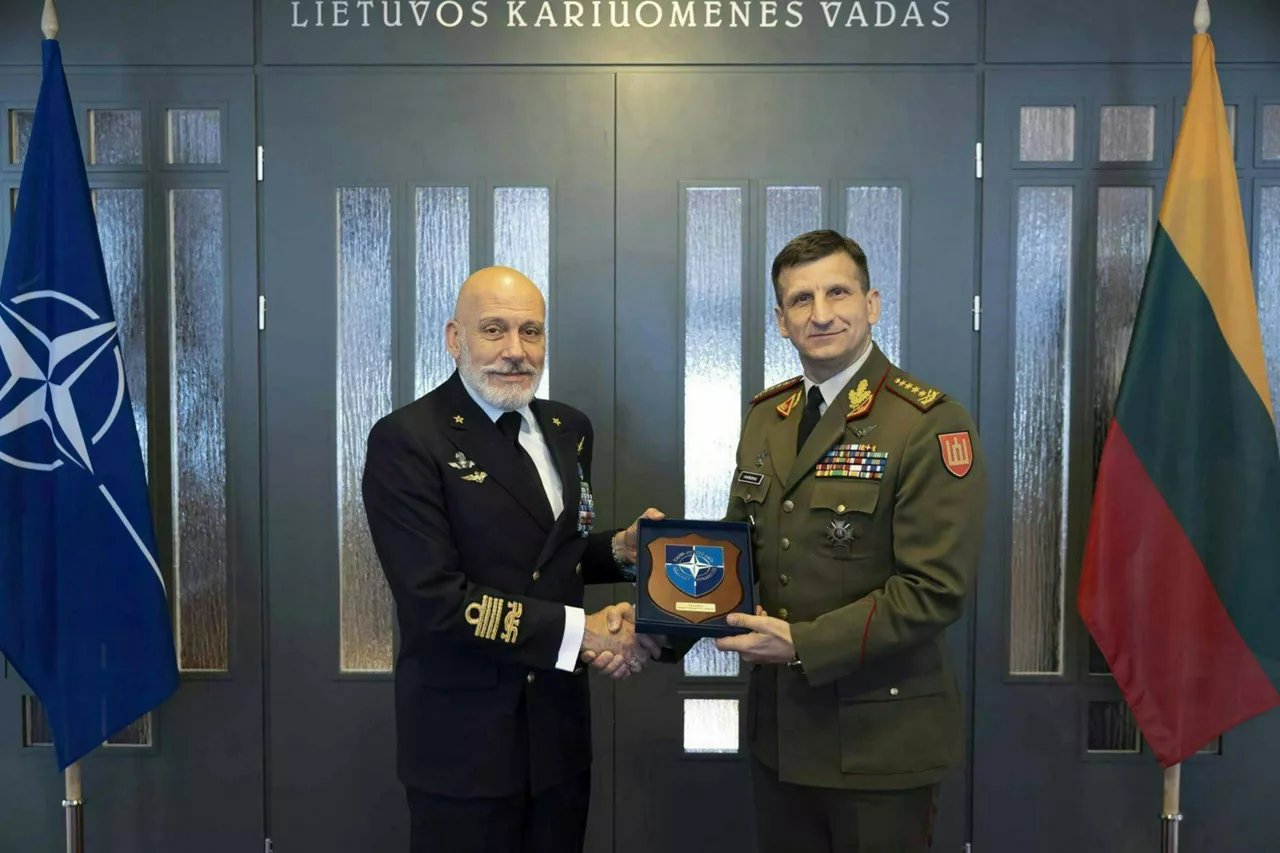 The Chair of the NATO Military Committee with General Raimundas Vaikšnoras, Chief of Defence of the Republic of Lithuania