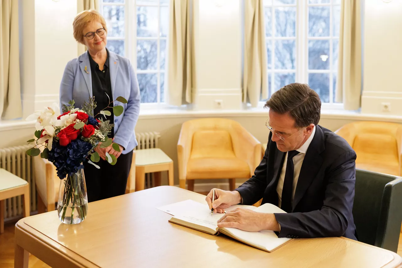 NATO Secretary General Mark Rutte engages with parliamentarians from the Foreign Affairs Committee of the Icelandic parliament (Alþingi) and the Icelandic Delegation to the NATO Parliamentary Assembly.