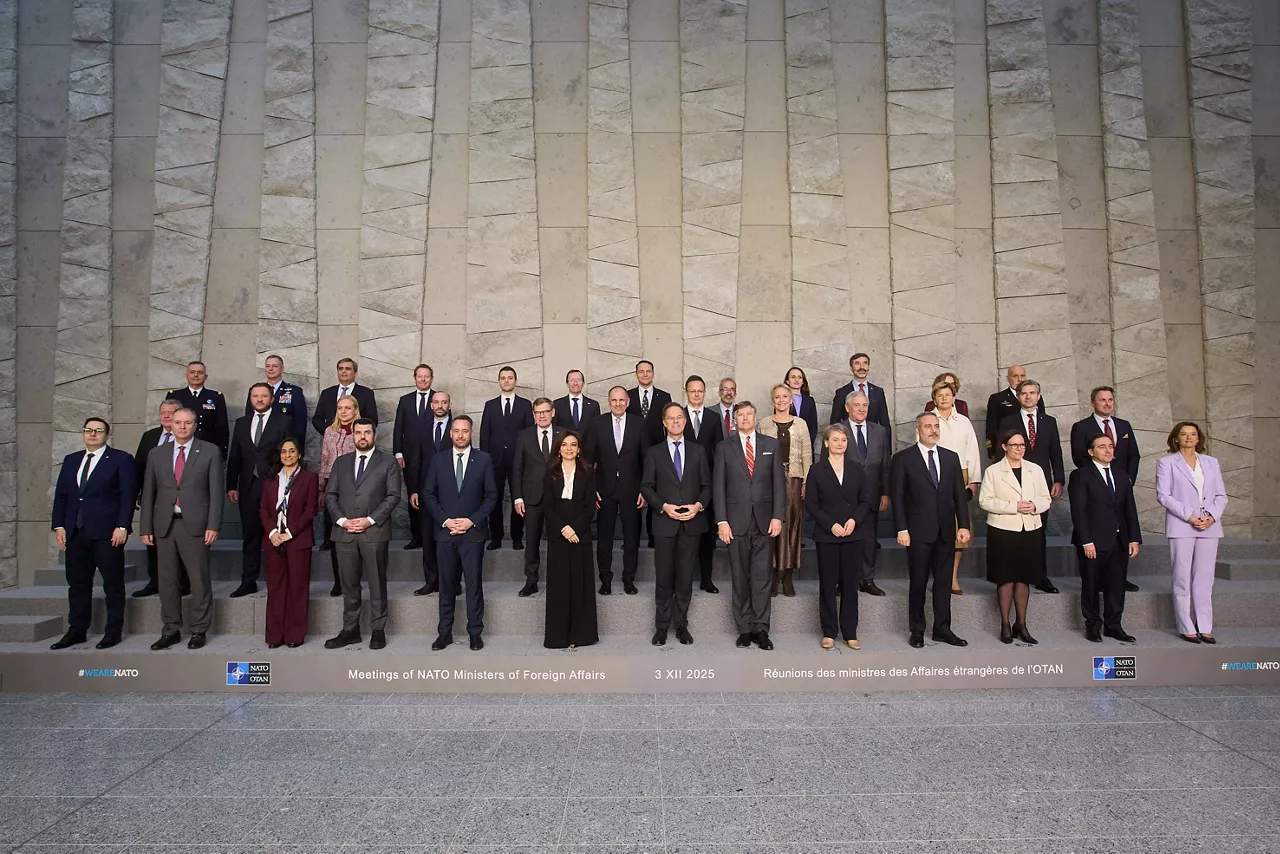 Family photo of the NATO Ministers of Foreign Affairs