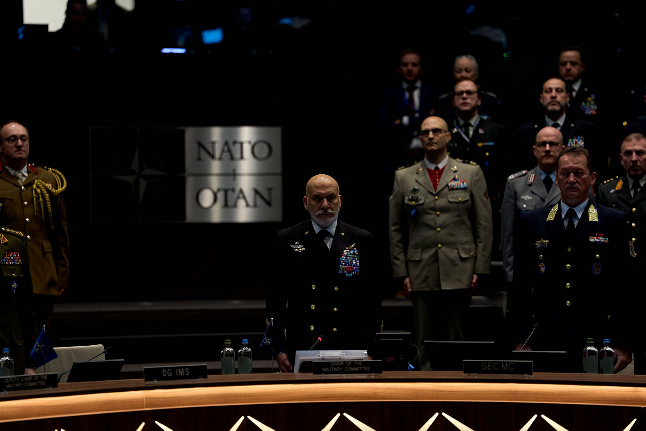 The Chair of the NATO Military Committee (CMC) Admiral
Giuseppe Cavo Dragone and the Secretary to the NATO Military Committee, Brigadier General Jozsef Szucs during the Act of Remembrance