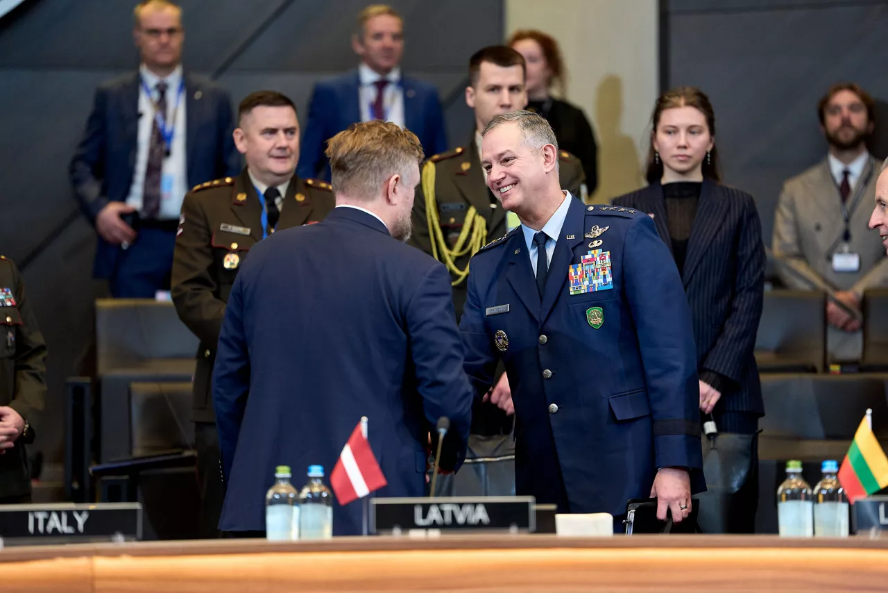 Left to Right - The Chief of Defence of Iceland Director General, Jónas Allansson meeting the Supreme Allied Commander Europe (SACEUR), General Alexus G. Grynkewich 