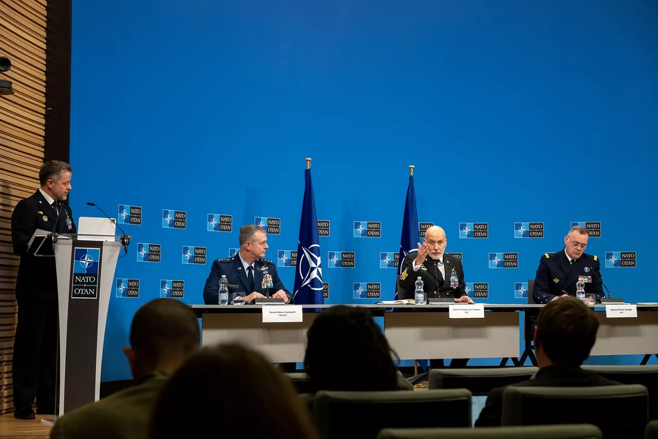 Joint Press Conference by the Chair of the NATO Military Committee (CMC), Admiral Giuseppe Cavo Dragone, the Supreme Allied Commander Europe (SACEUR),
General Alexus G. Grynkewich, and the Supreme Allied Commander Transformation (SACT), Admiral Pierre Vandier