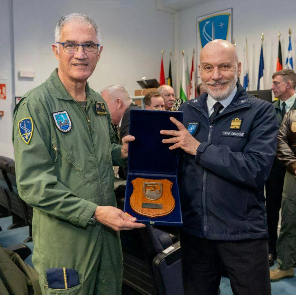 Left to Right – The Commander of NATO's Combined Air Operation Center (CAOC-TJ) at Torrejón Air Base, Lieutenant General Juan Pablo Sánchez de Lara with the Chair of the NATO Military Committee, Admiral Giuseppe Cavo Dragone