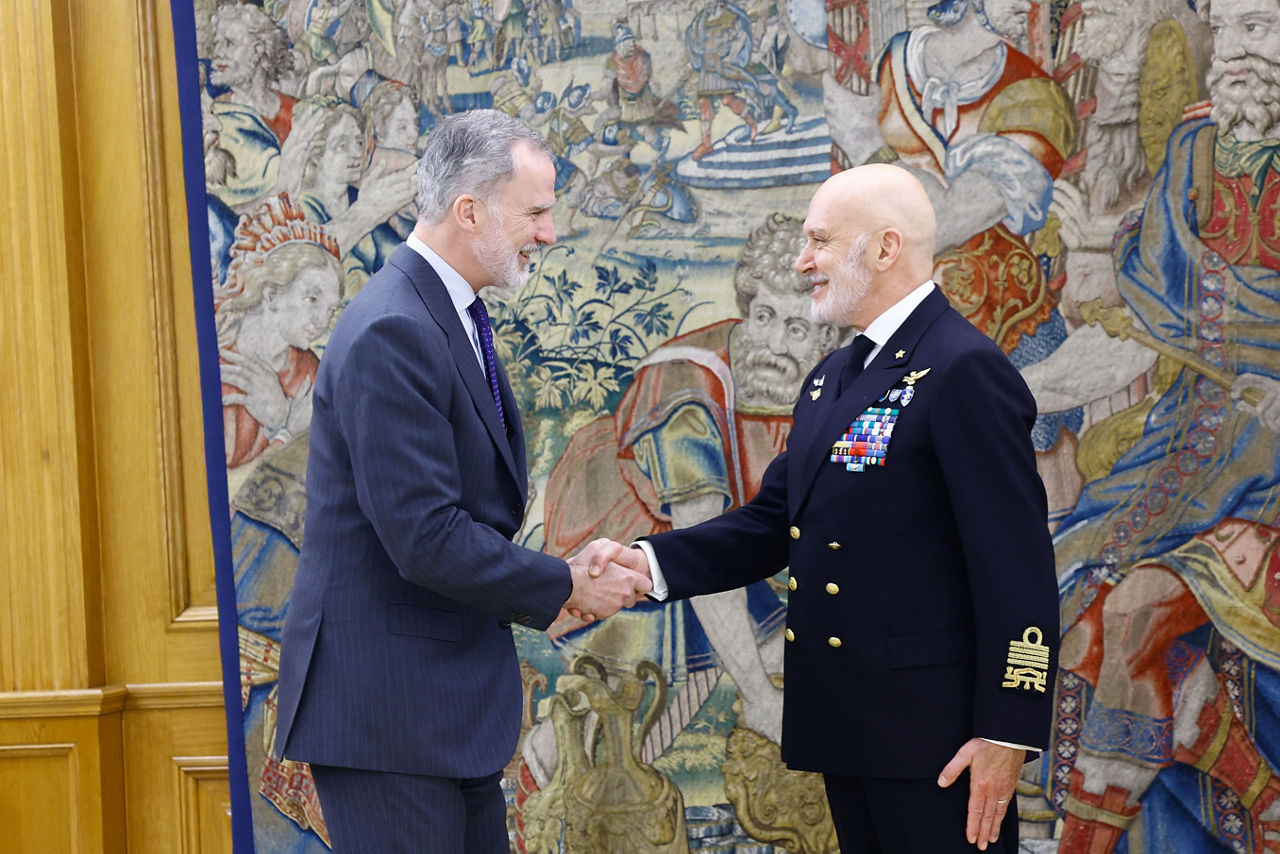 The Chair of the NATO Military Committee, Admiral Giuseppe Cavo Dragone with His Majesty the King of Spain, Felipe VI.