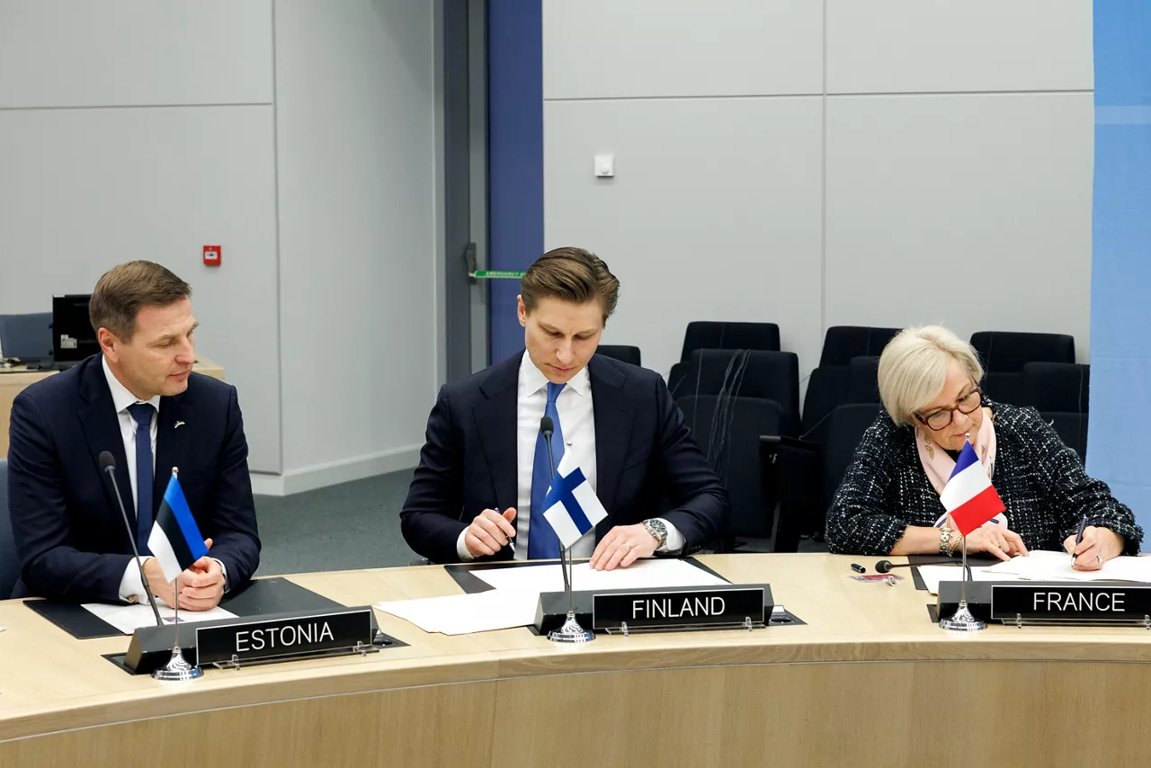 Hanno Pevkur (Minister of Defence, Estonia), Antti Häkkänen (Minister of Defence, Finland), Catherine Vautrin (Minister of the Armed Forces, France)