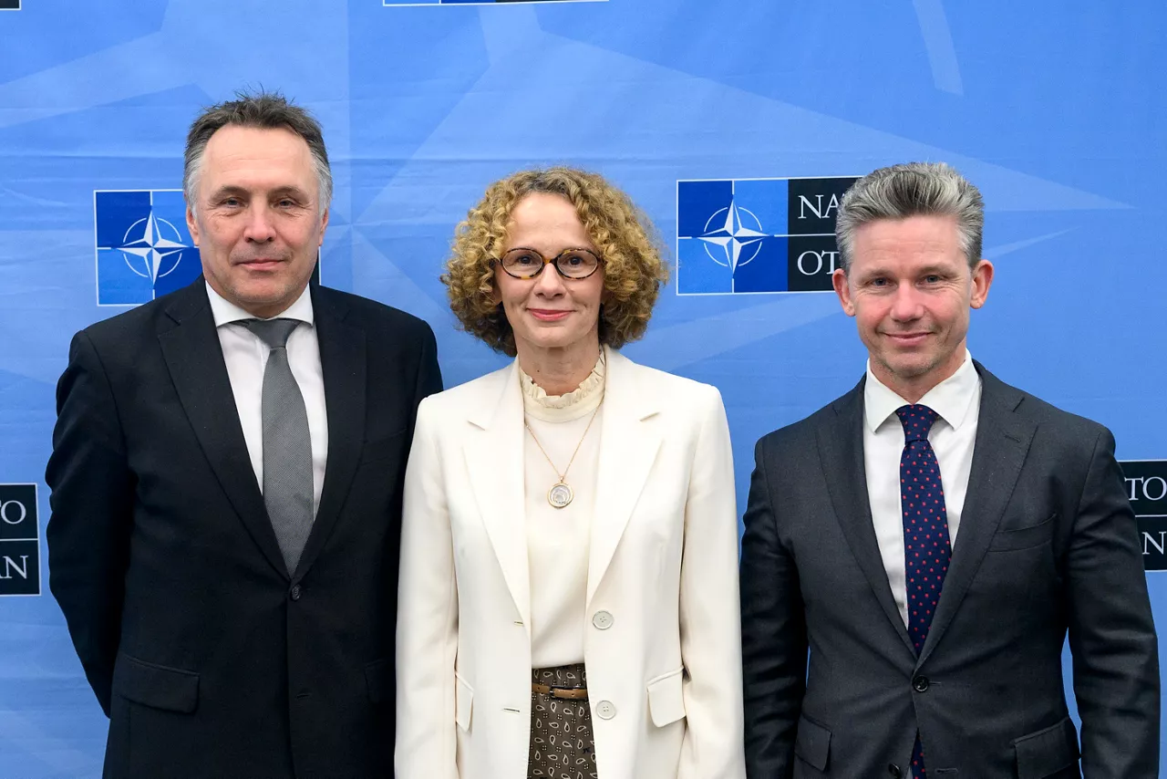 Tore O. Sandvik (Minister of Defence, Norway), NATO Deputy Secretary General Radmila Shekerinska and Pål Jonson (Minister of Defence, Sweden)