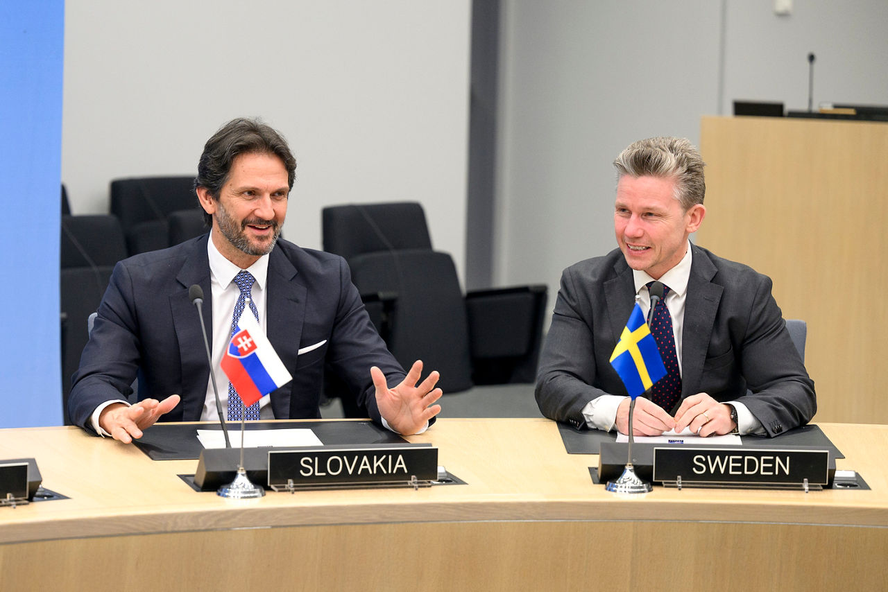 Robert Kaliňák (Minister of Defence, Slovak Republic) and Pål Jonson (Minister of Defence, Sweden)