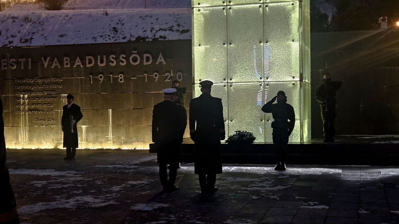 The Chair of the NATO Military Committee, Admiral Giuseppe Cavo Dragone and the Chief of Defence of Estonia, Lieutenant General Andrus Merilo during the Wreath Laying Ceremony at the War of Independence Victory Column, Freedom Square, Tallinn.