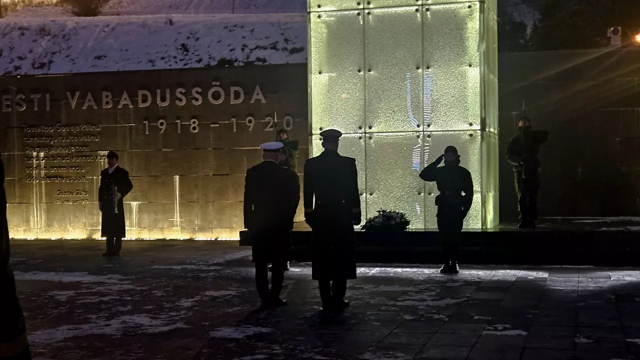 The Chair of the NATO Military Committee, Admiral Giuseppe Cavo Dragone and the Chief of Defence of Estonia, Lieutenant General Andrus Merilo during the Wreath Laying Ceremony at the War of Independence Victory Column, Freedom Square, Tallinn.