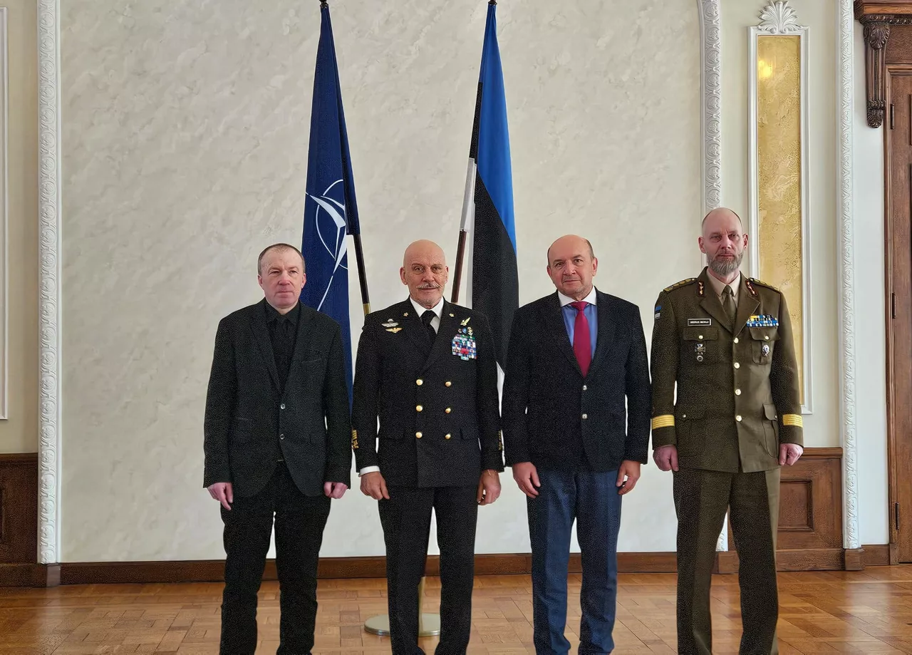 The Chair of the NATO Military Committee, Admiral Giuseppe Cavo Dragone and the Chief of Defence of Estonia, Lieutenant General Andrus Merilo meeting the Estonian National Defence Committee.