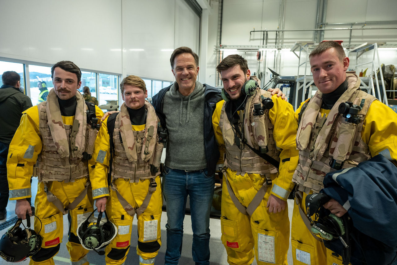 NATO Secretary General Mark Rutte visits Norway and interacts with combat ready soldiers