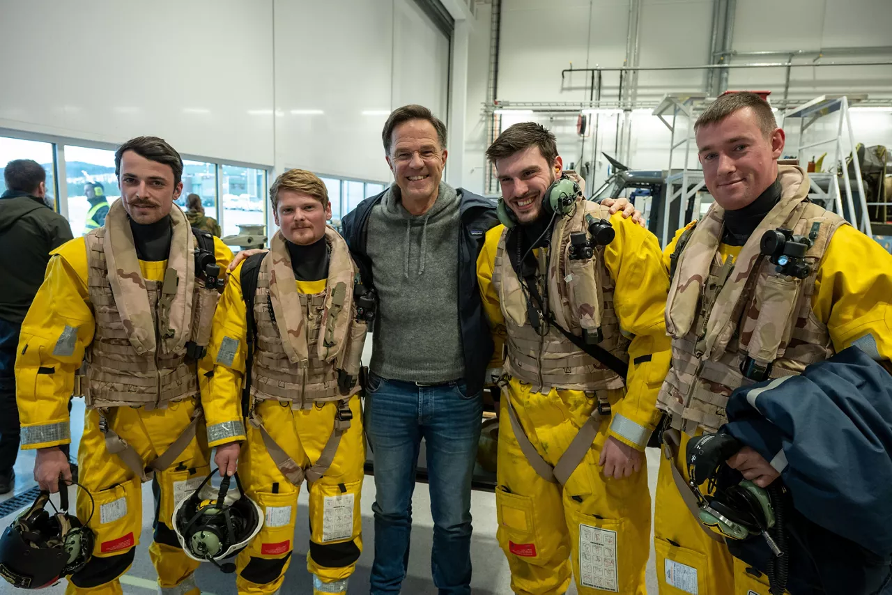 NATO Secretary General Mark Rutte visits Norway and interacts with combat ready soldiers