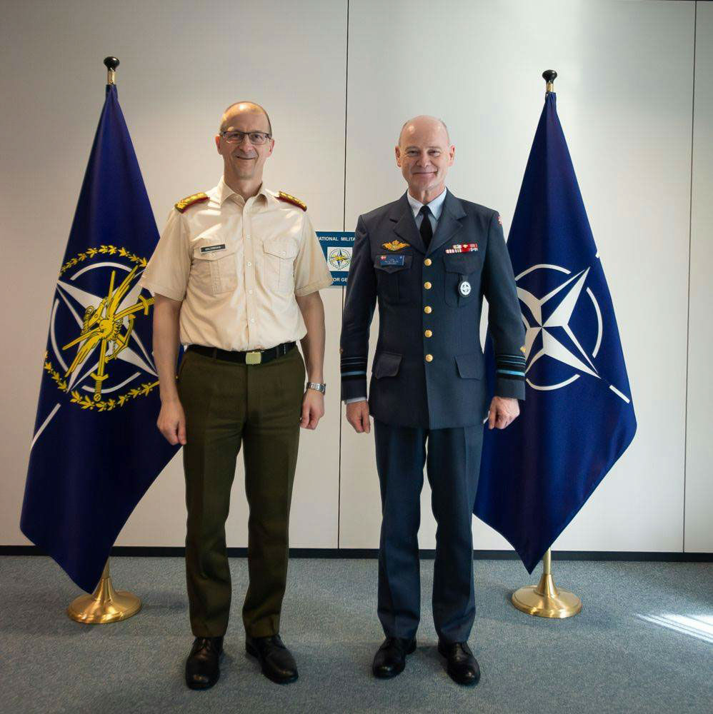 Left to Right - Director General of the International Military Staff (DGIMS), Lieutenant General Remigijus Baltrėnas and Lieutenant General Max A.L.T. Nielsen, NDC Commandant