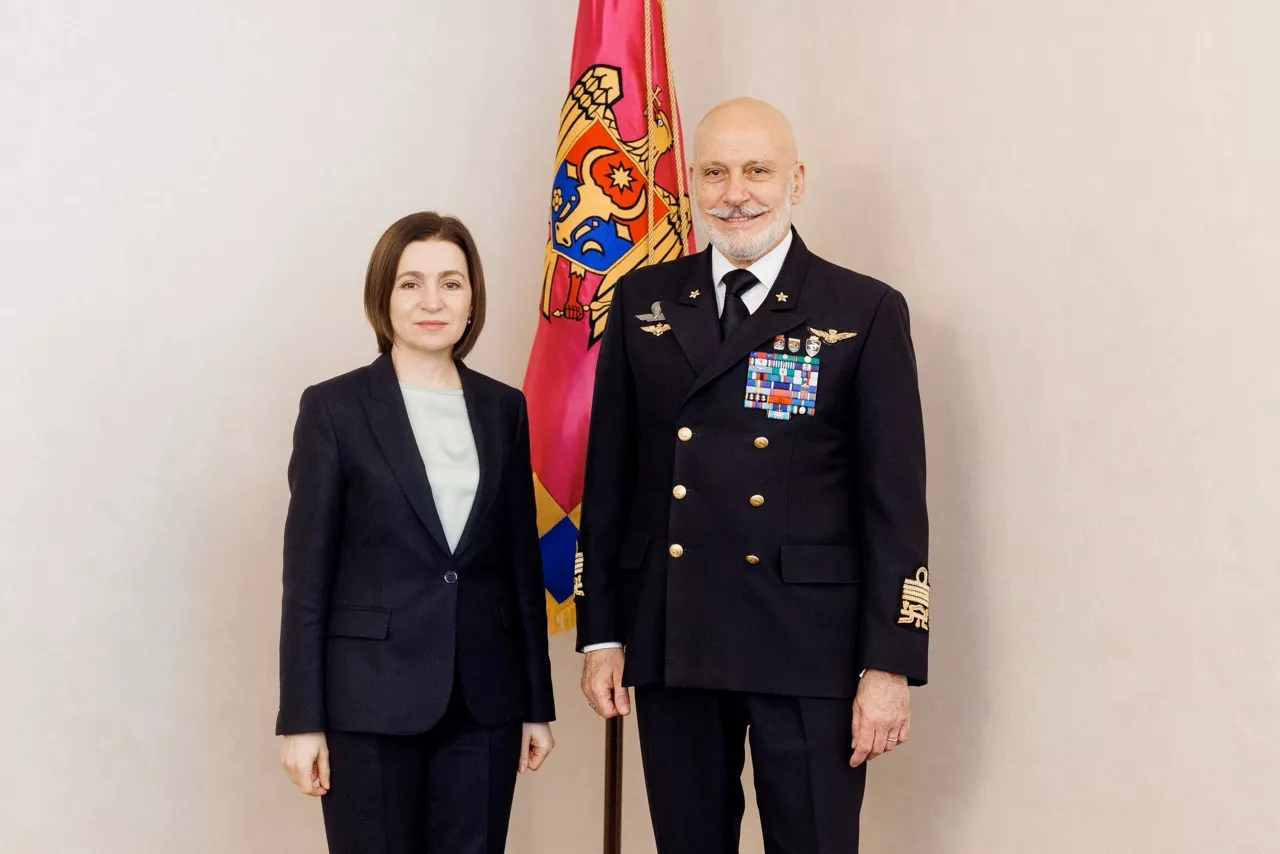 Chair of the NATO Military Committee Admiral Giuseppe Cavo Dragone with the President of the Republic of Moldova, Maia Sandu

