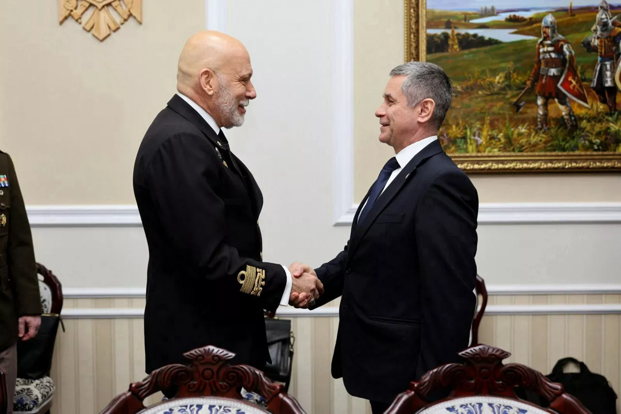 Chair of the NATO Military Committee Admiral Giuseppe Cavo Dragone with the Minister of Defense of the Republic of Moldova, Anatolie Nosatii
