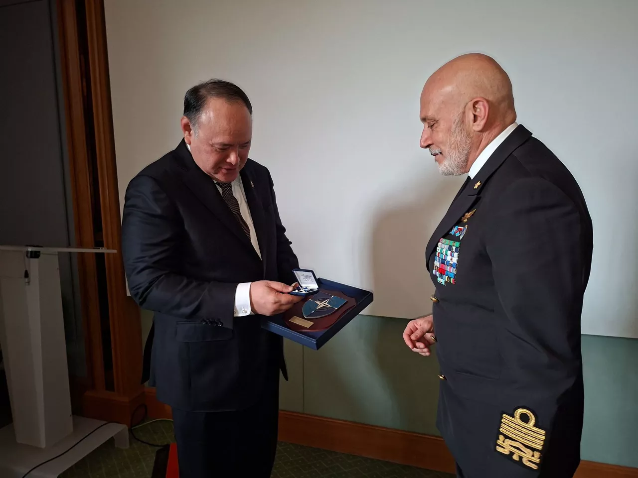 Left to Right – The Secretary of National Defense of the Philippines, Gilbert Teodoro, with the Chair of the NATO Military Committee, Admiral Giuseppe Cavo Dragone