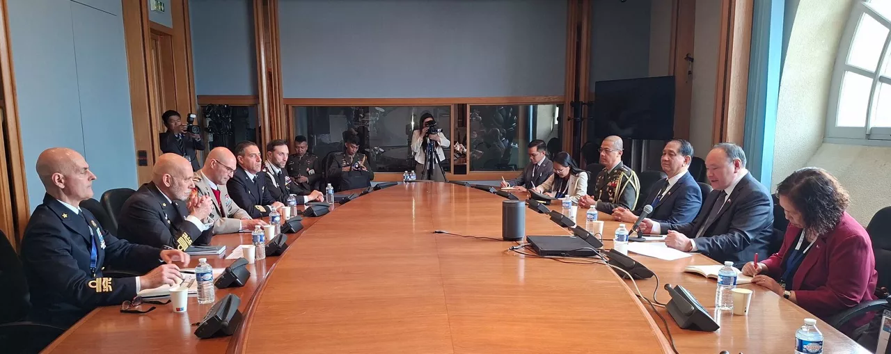 Official meeting between the Chair of the NATO Military Committee, Admiral Giuseppe Cavo Dragone, and the Secretary of National Defense of the Philippines, Gilbert Teodoro