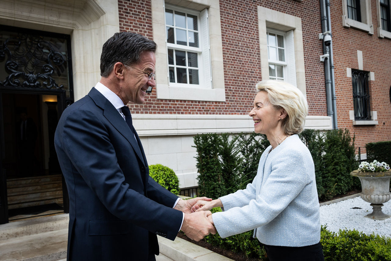 President of the European Commission visits NATO