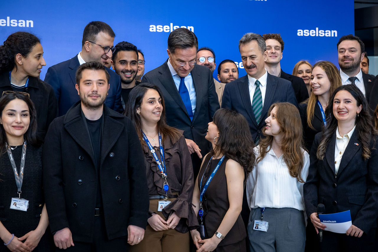 NATO Secretary General Mark Rutte meets with young engineers