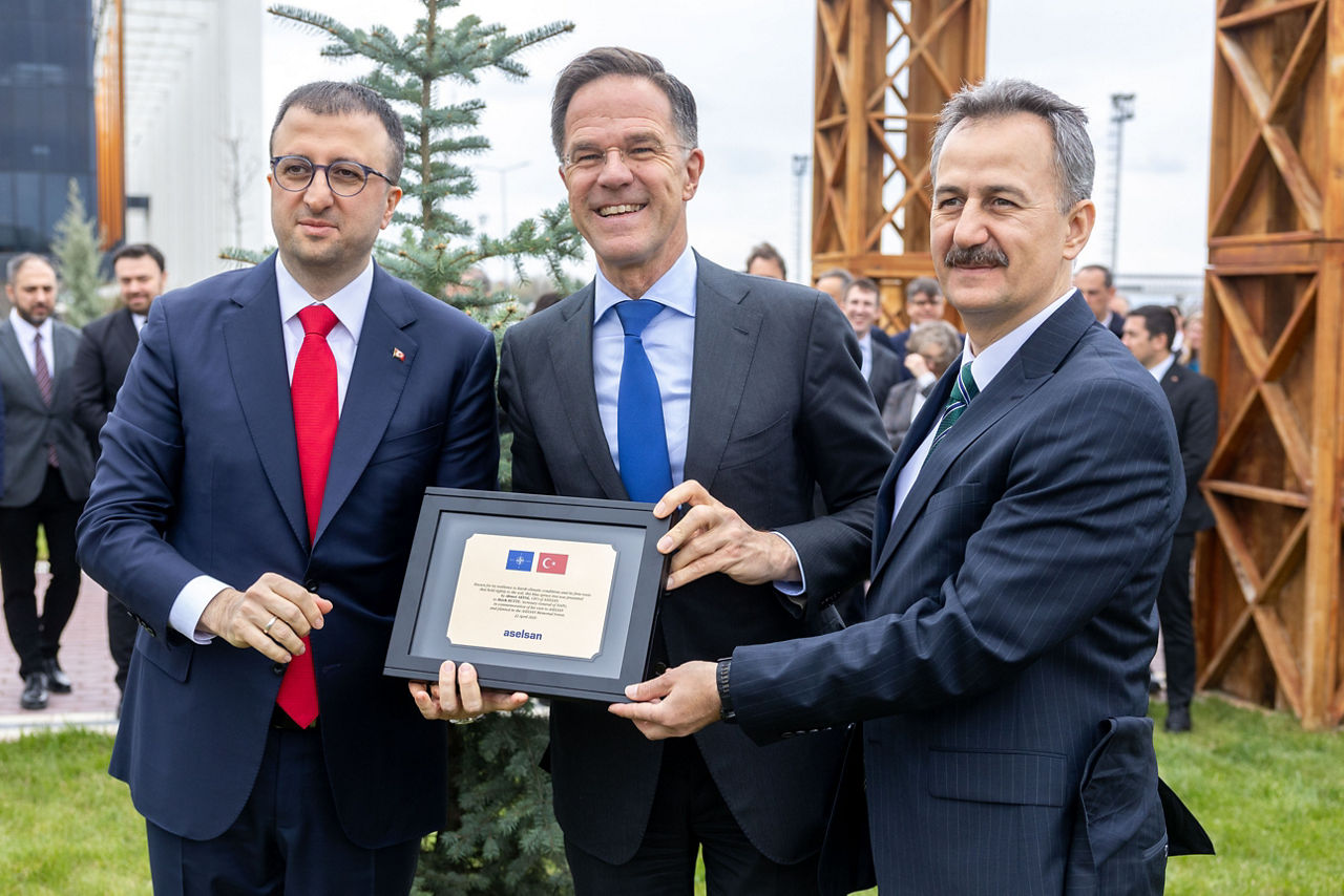 NATO Secretary General Mark Rutte with Ahmet Akyol, CEO of ASELSAN and Haluk Görgün, Secretary of Turkish Defence Industries
