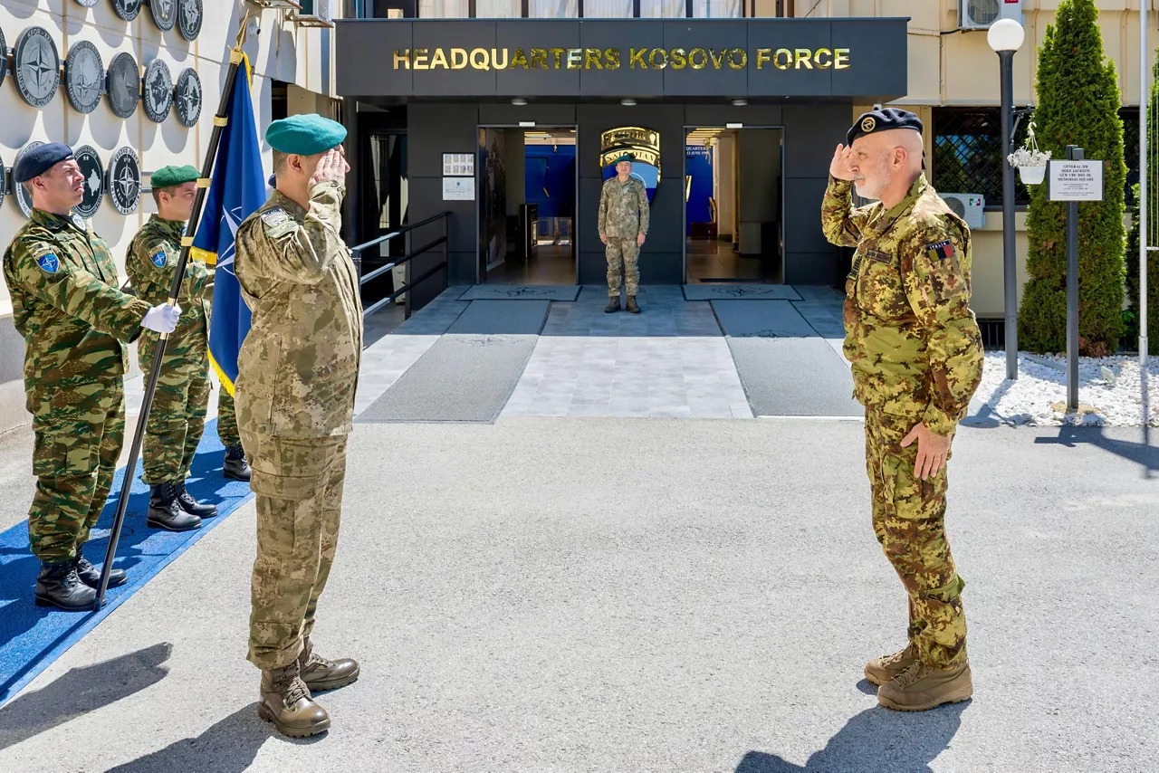 Welcome of the Chair of the NATO Military Committee Admiral Giuseppe Cavo Dragone at KFOR