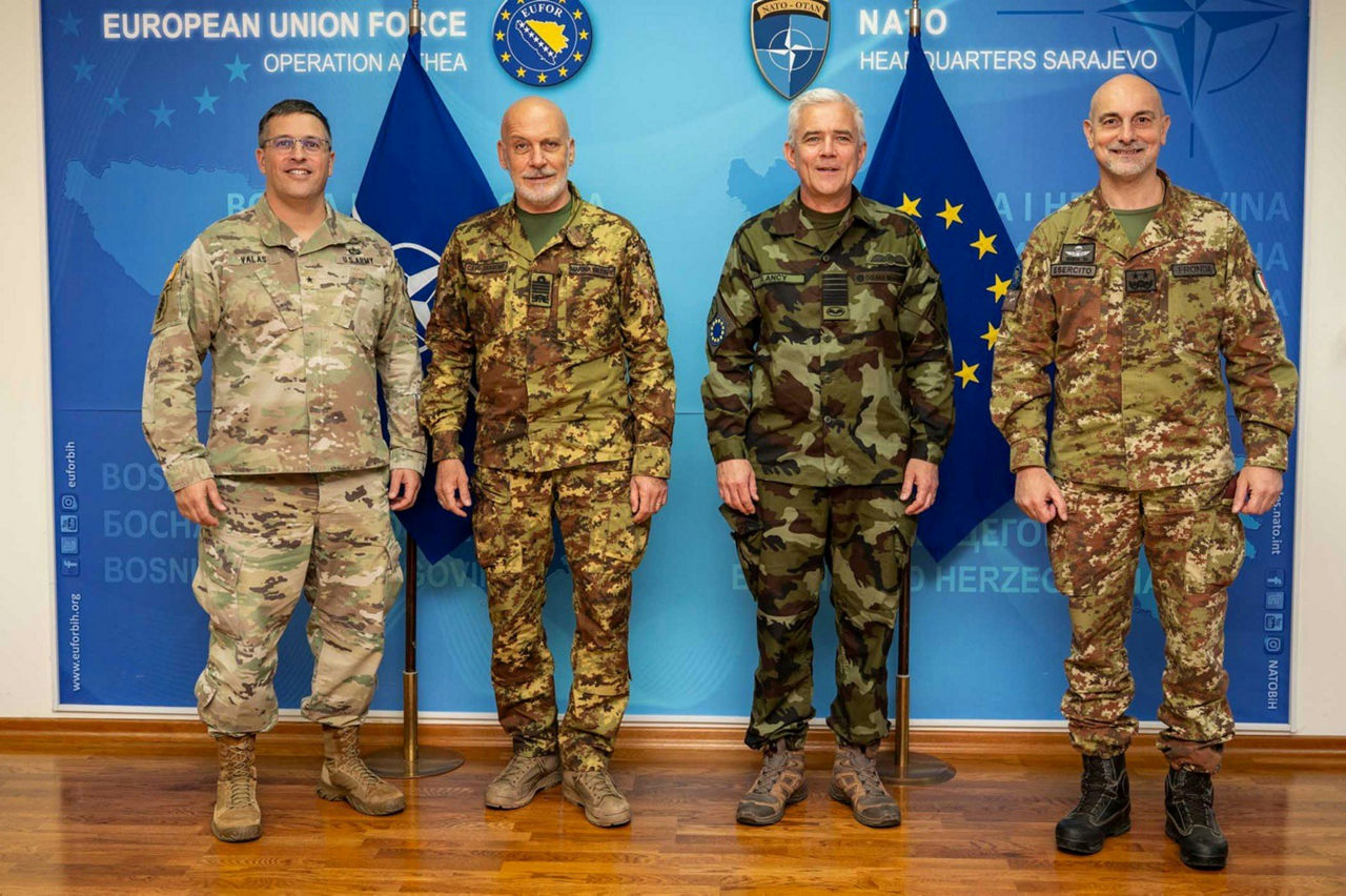 Chairs of the NATO Military Committee and of the EU Military Committee visit Bosnia and Herzegovina and Kosovo
