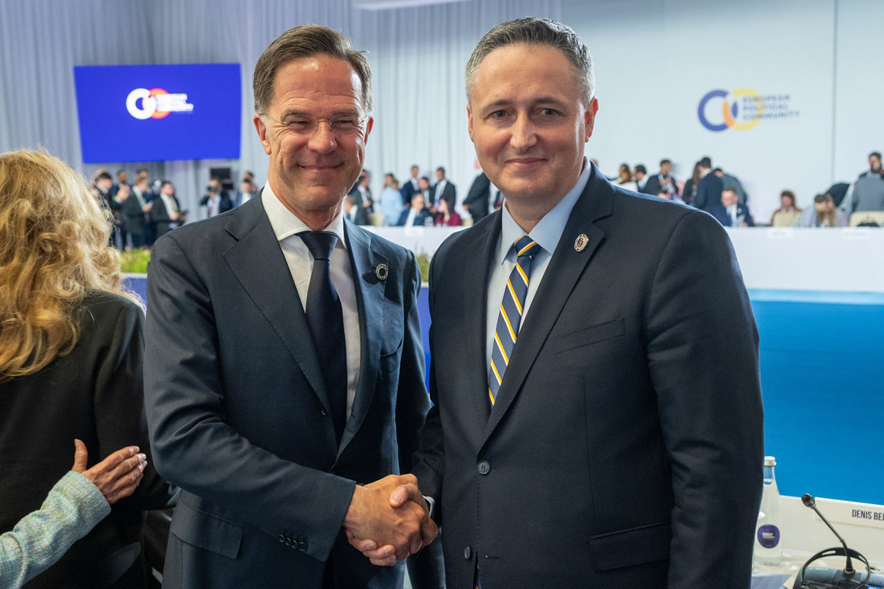 NATO Secretary General Mark Rutte and Denis Bećirović, Chairman of the Presidency of Bosnia and Herzegovina, at the plenary session of the 8th meeting of the European Political Community
