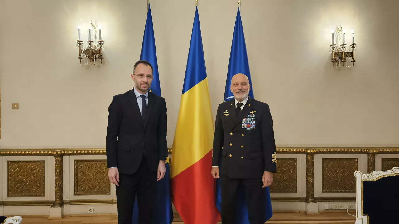 The Chair of the NATO Military Committee, Admiral Giuseppe Cavo Dragone, with the the State Advisor of the President of Romania, Mr. Vlad Ionescu.
