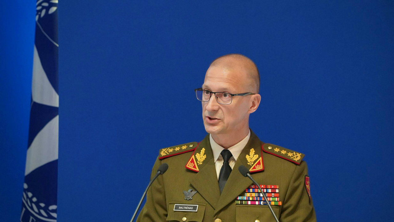 Lieutenant General Remigijus Baltrėnas addresses GFOAC at the NATO Defence College


