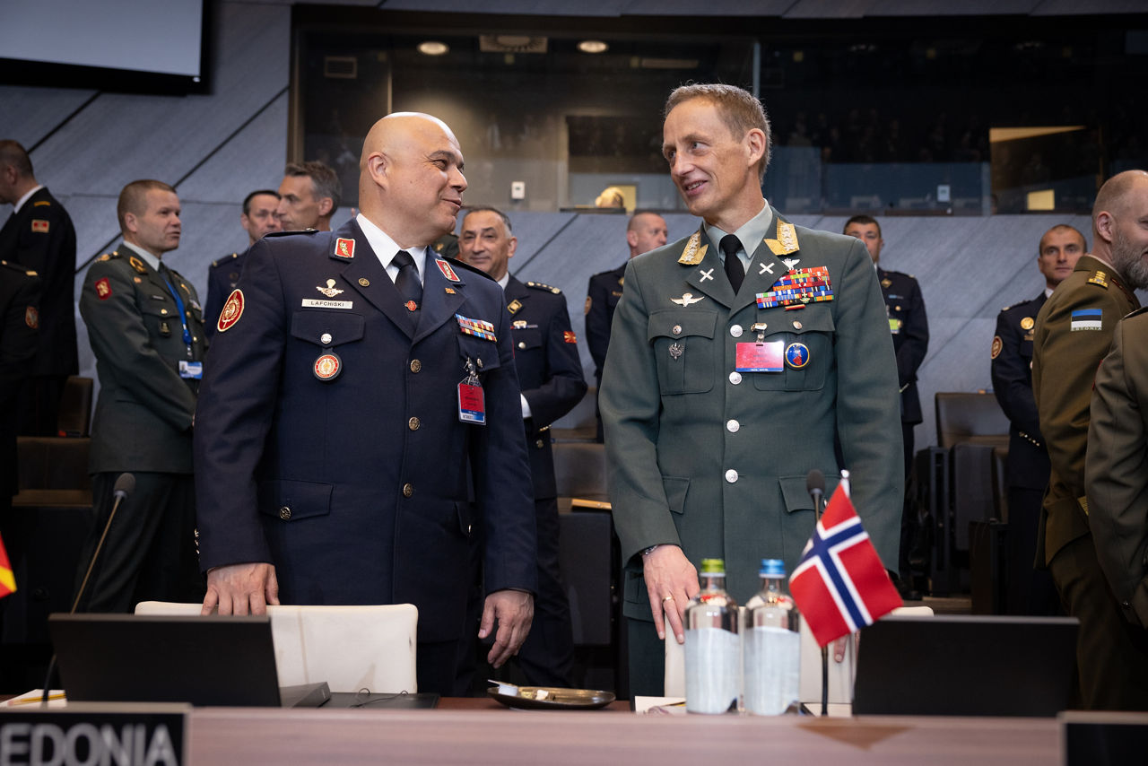 Left to Right - The Chief of Defence of North Macedonia, Major General Sashko Lafchiski with the Chief of Defence of Norway, General Eirik Kristoffersen.
