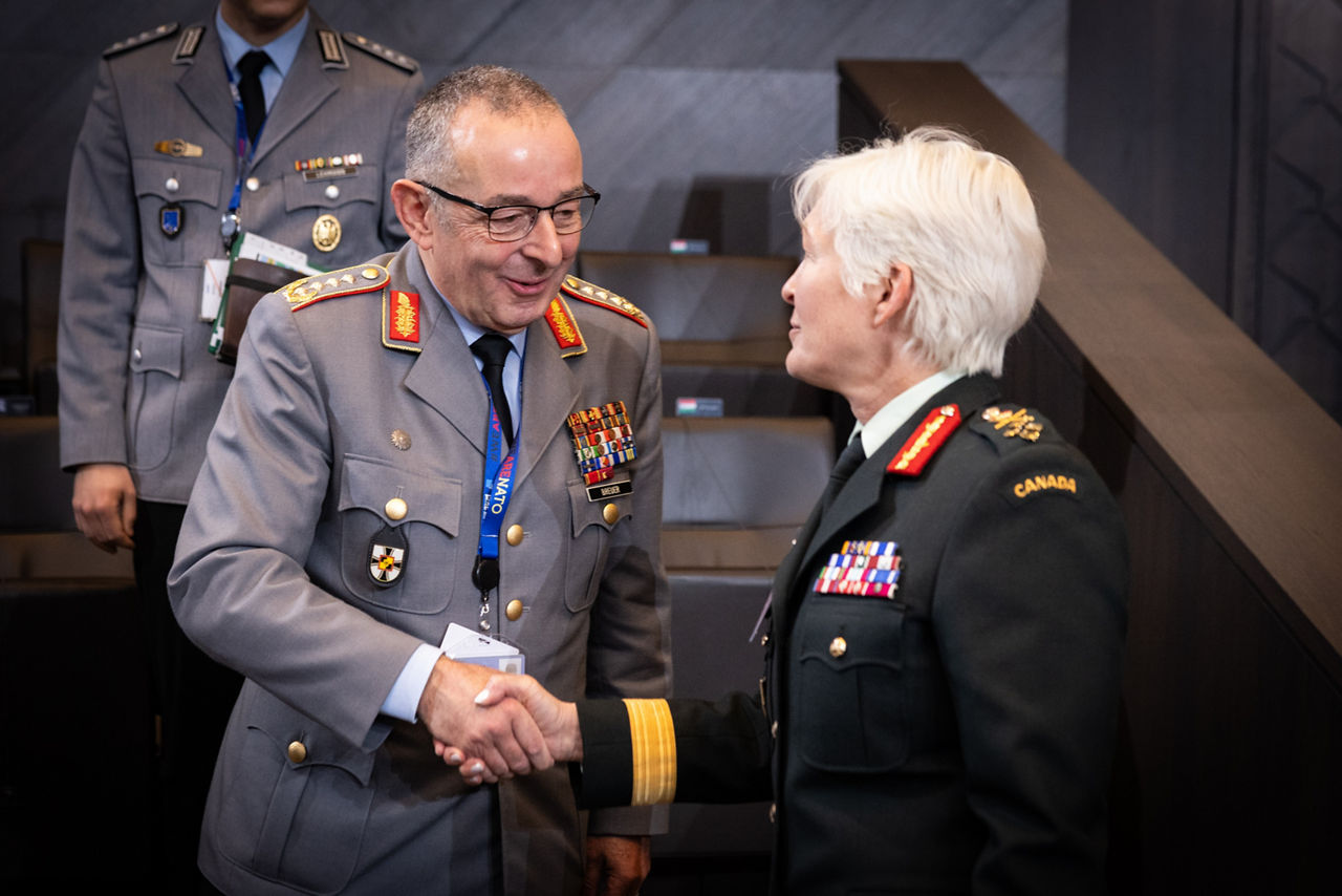 Left to Right - The Chief of Defence of Germany, General Carsten Breuer with the Chief of Defence of Canada, General Jennie Carignan.