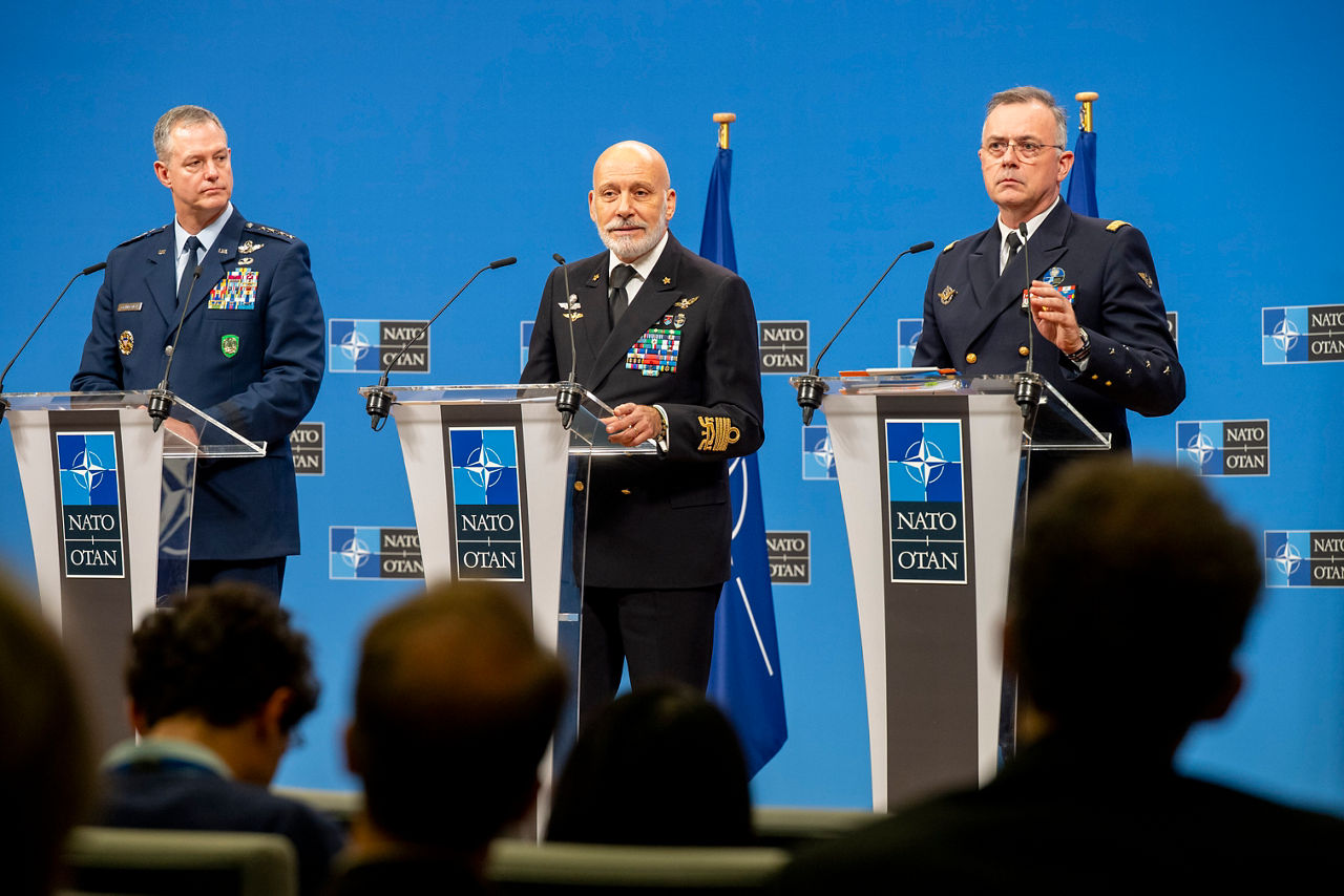 Left to Right - Supreme Allied Commander Europe (SACEUR)
General Alexus G. Grynkewich; Chair of the NATO Military Committee (CMC) Admiral
Giuseppe Cavo Dragone; and Supreme Allied Commander Transformation (SACT)
Admiral Pierre Vandier.