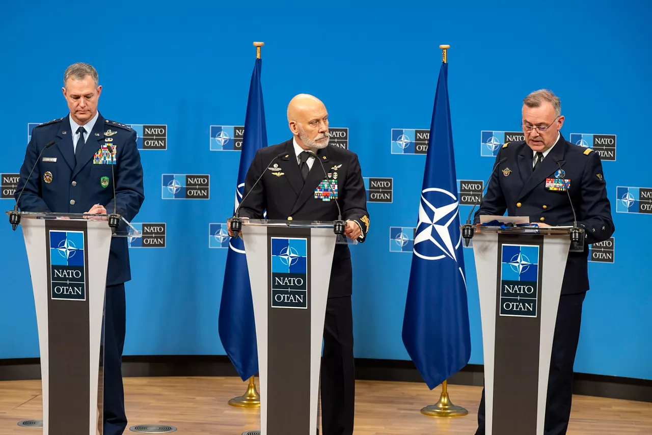 Left to Right - Supreme Allied Commander Europe (SACEUR)
General Alexus G. Grynkewich; Chair of the NATO Military Committee (CMC) Admiral
Giuseppe Cavo Dragone; and Supreme Allied Commander Transformation (SACT)
Admiral Pierre Vandier.